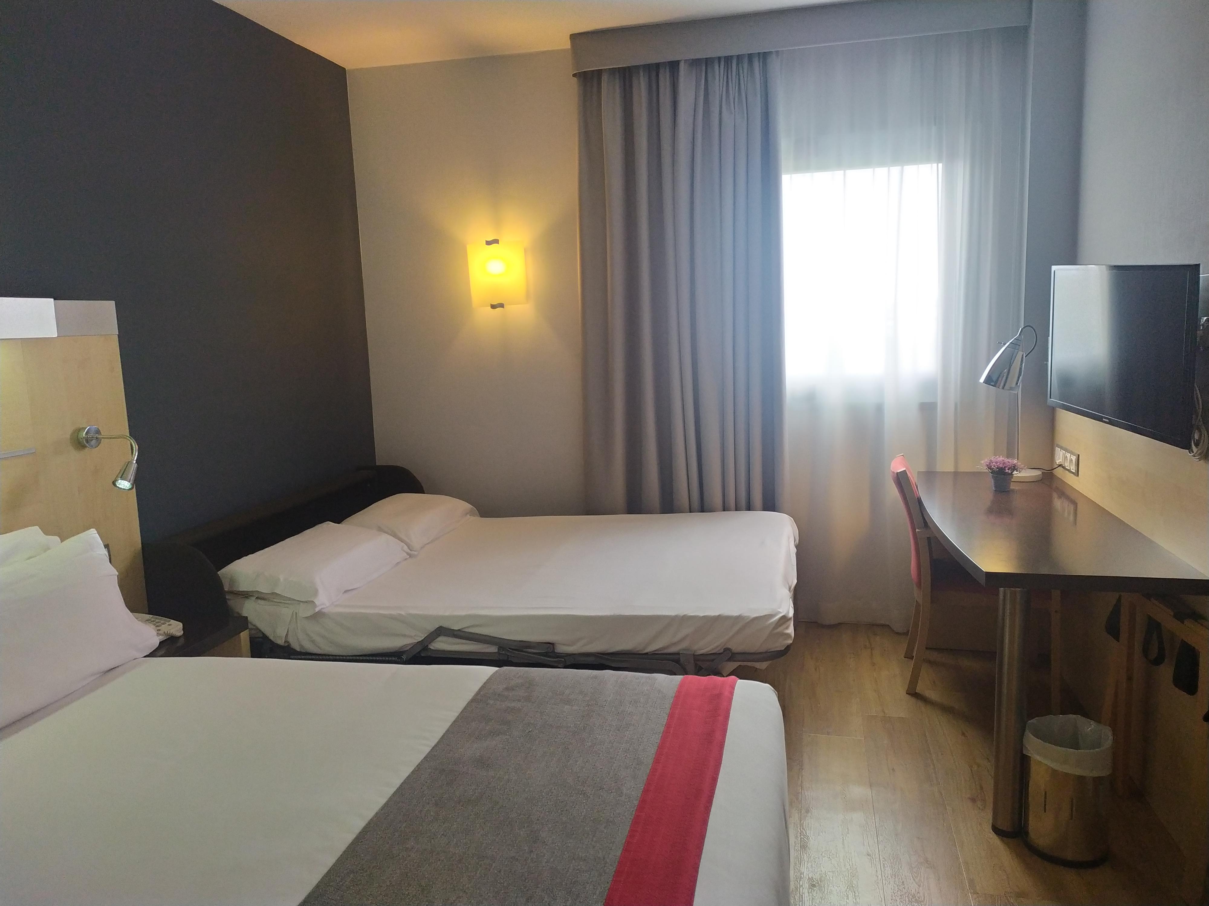 Holiday Inn Express Madrid-Getafe By Ihg Bagian luar foto