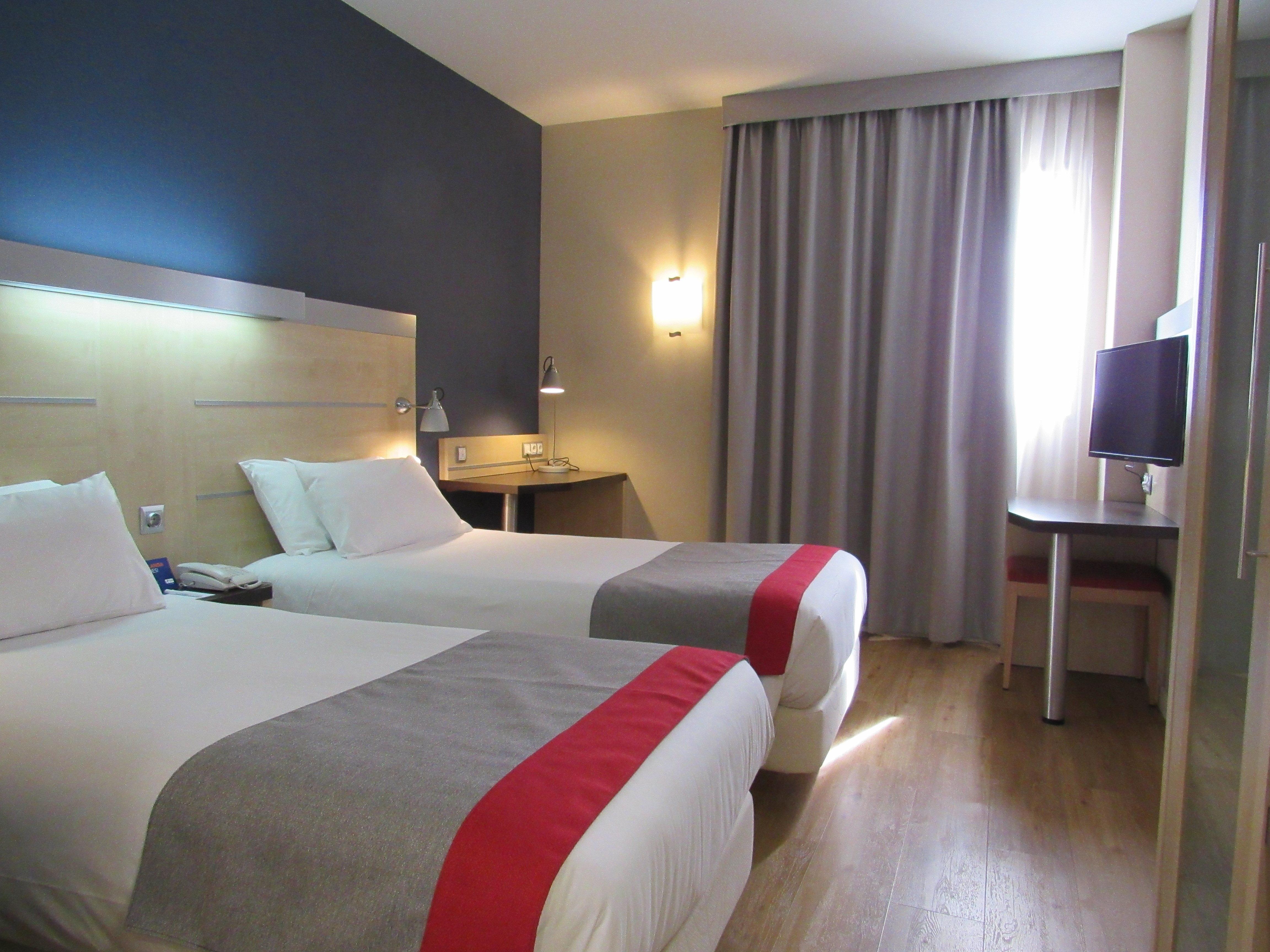 Holiday Inn Express Madrid-Getafe By Ihg Bagian luar foto
