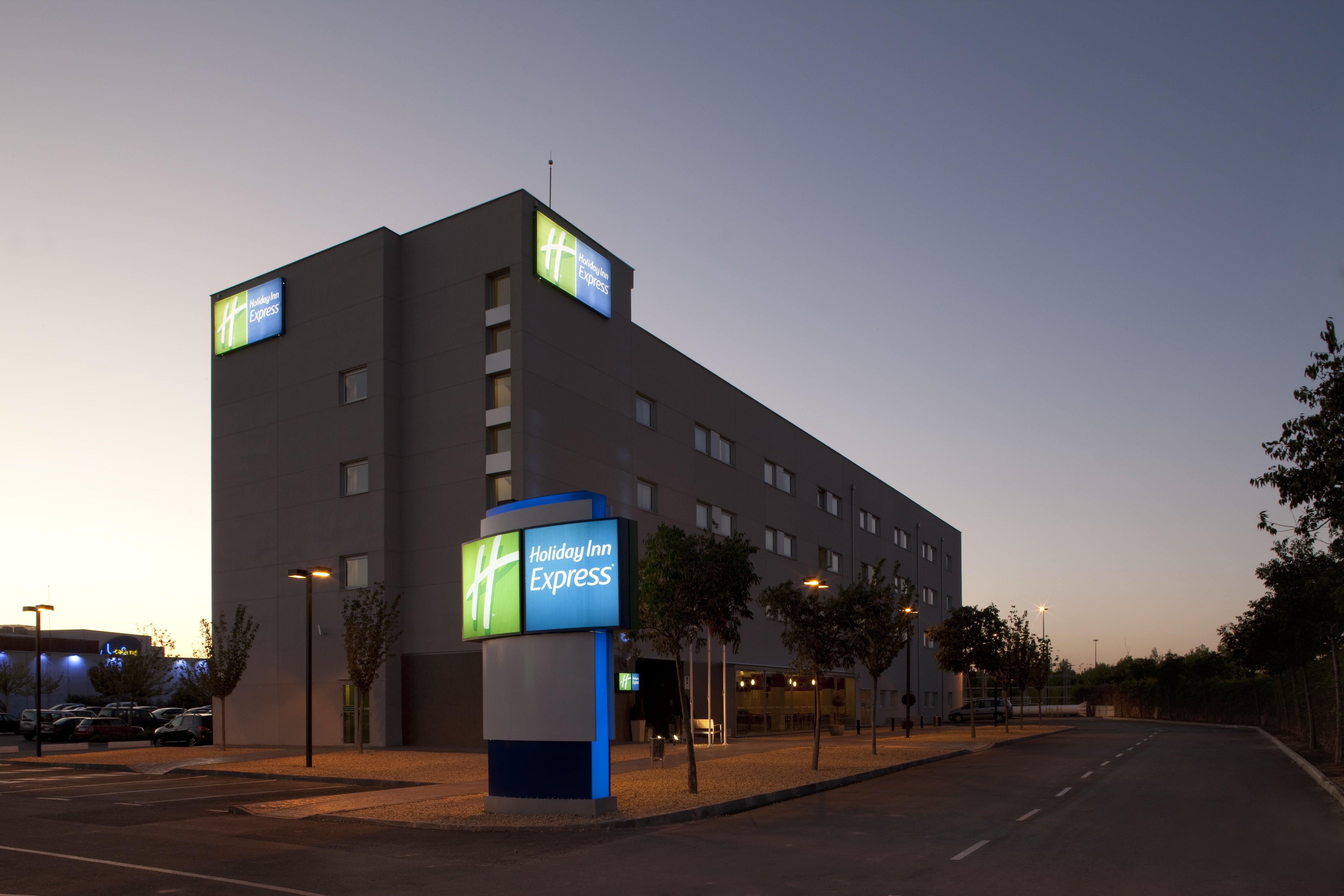 Holiday Inn Express Madrid-Getafe By Ihg Bagian luar foto