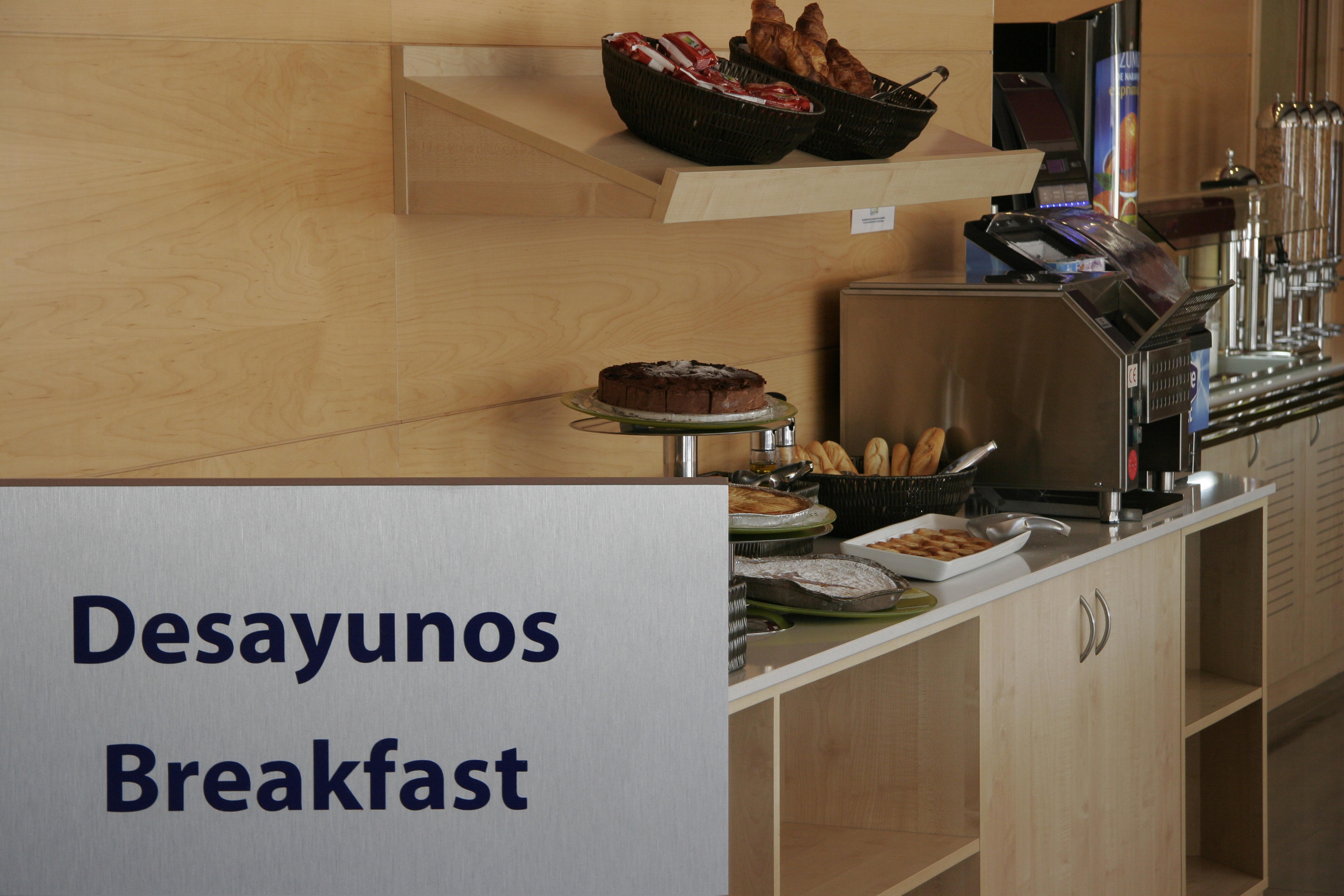 Holiday Inn Express Madrid-Getafe By Ihg Bagian luar foto