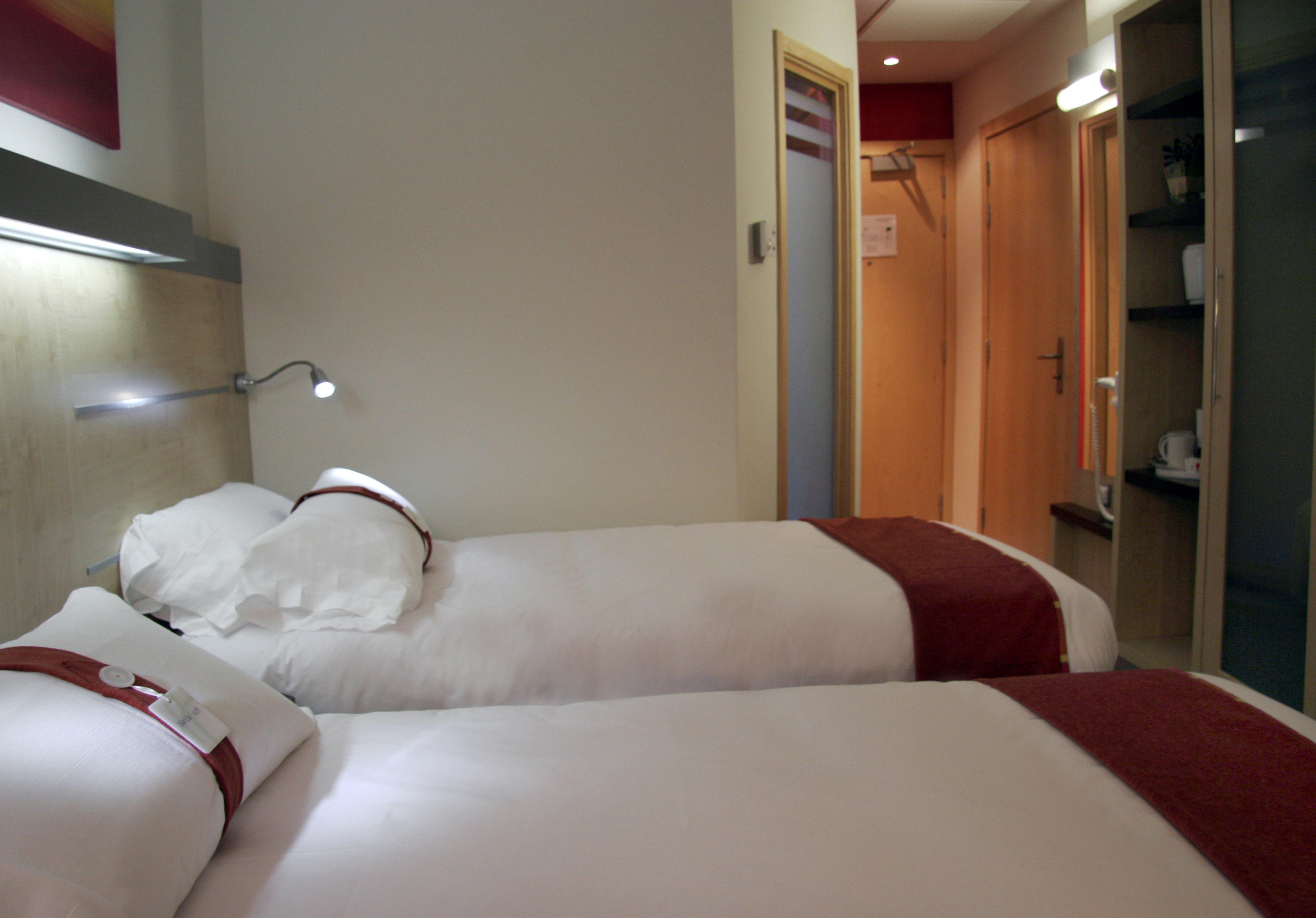 Holiday Inn Express Madrid-Getafe By Ihg Bagian luar foto