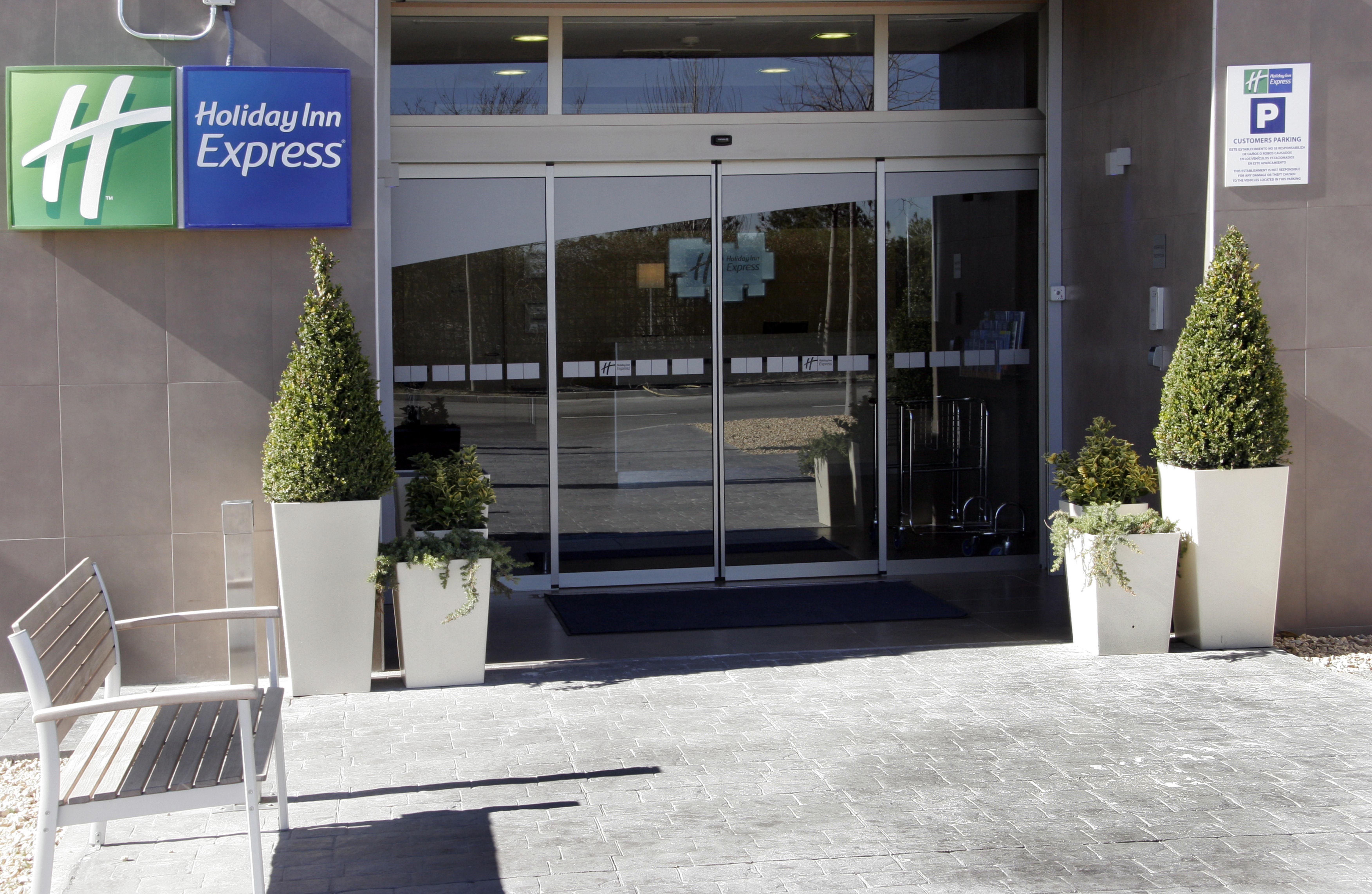 Holiday Inn Express Madrid-Getafe By Ihg Bagian luar foto
