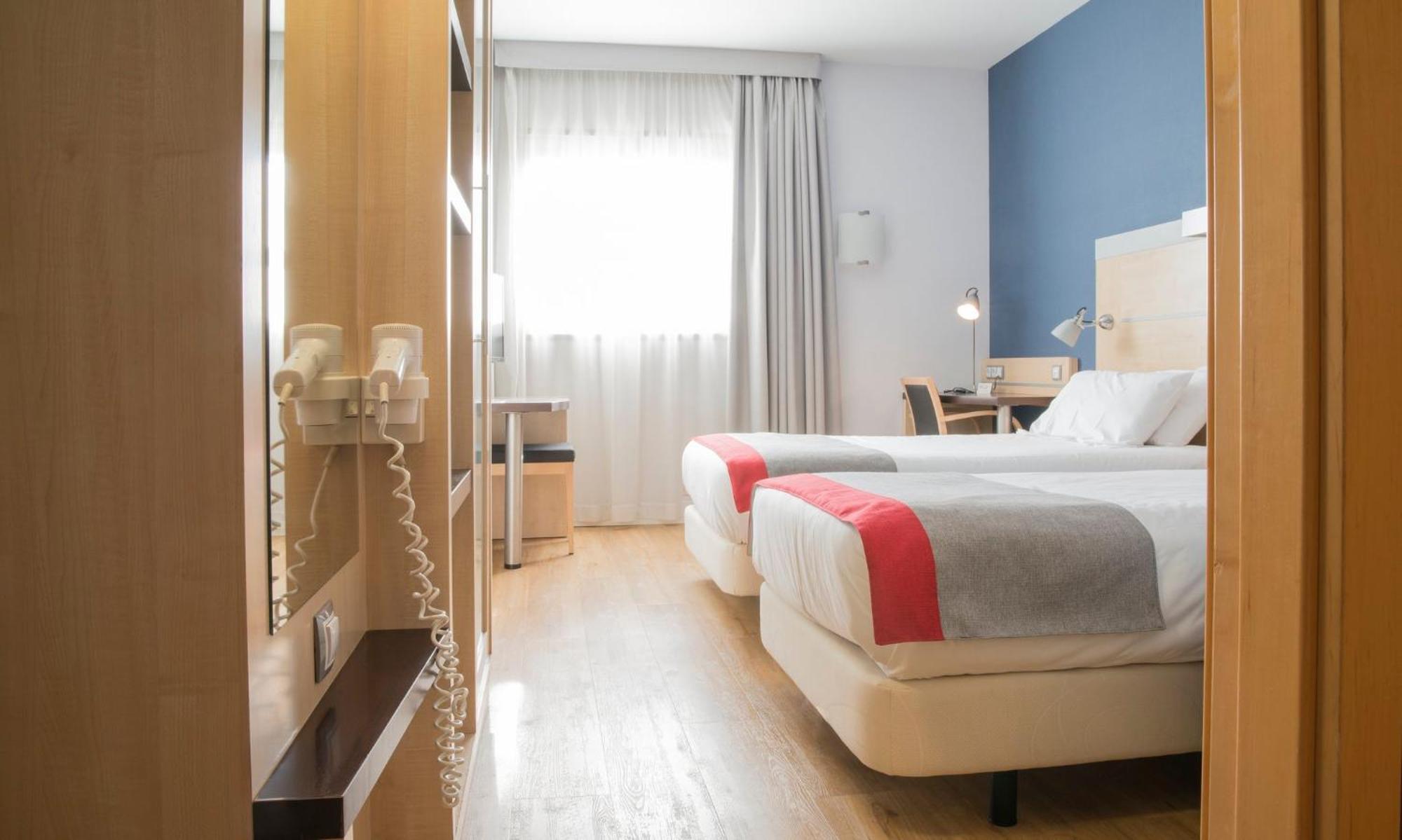Holiday Inn Express Madrid-Getafe By Ihg Bagian luar foto