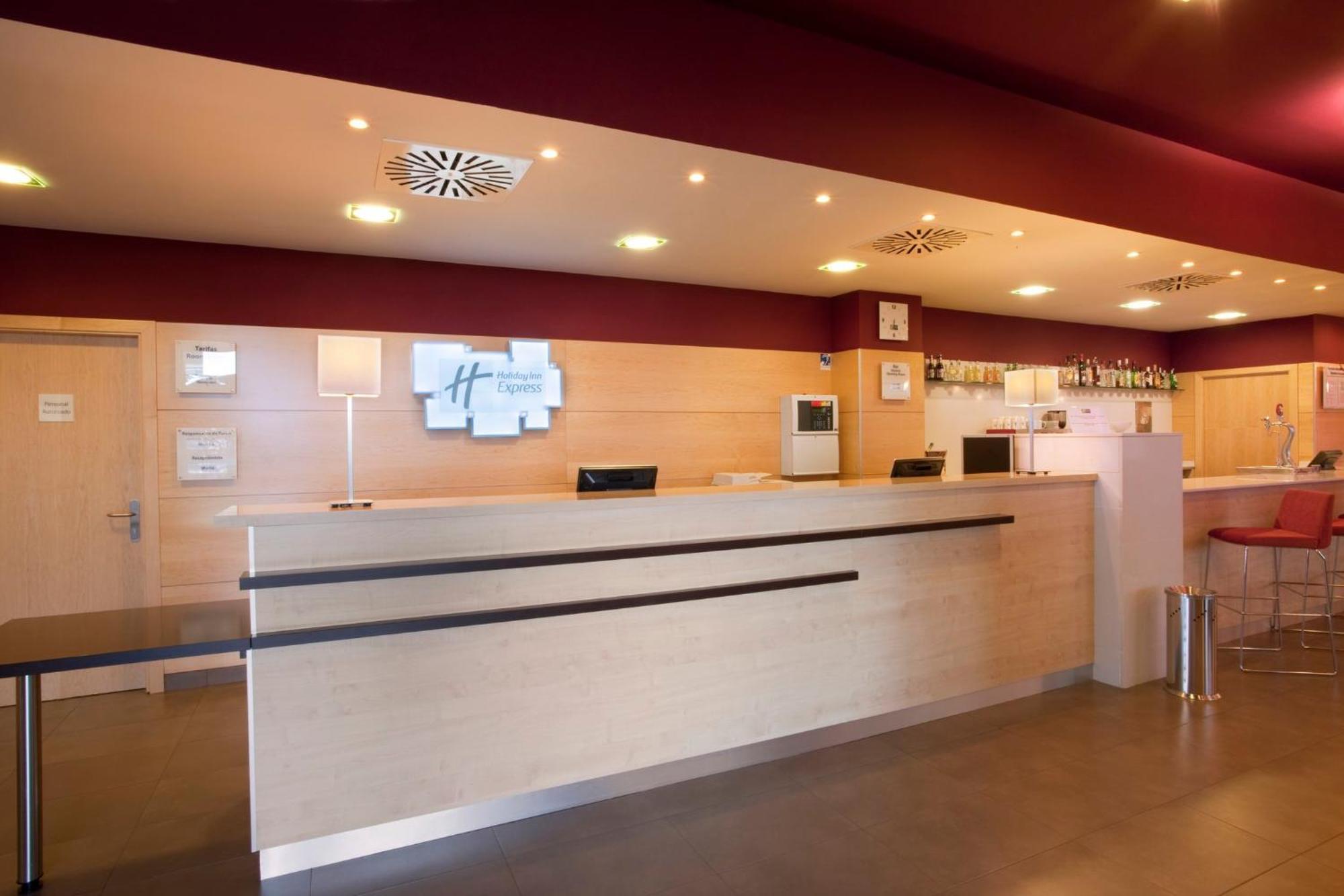 Holiday Inn Express Madrid-Getafe By Ihg Bagian luar foto
