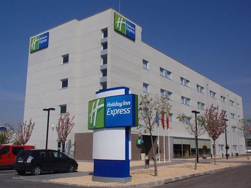 Holiday Inn Express Madrid-Getafe By Ihg Bagian luar foto